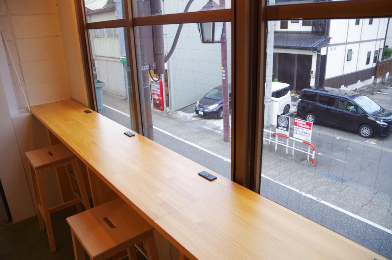 Hostel Travelers' House Roots Takaoka Exterior foto